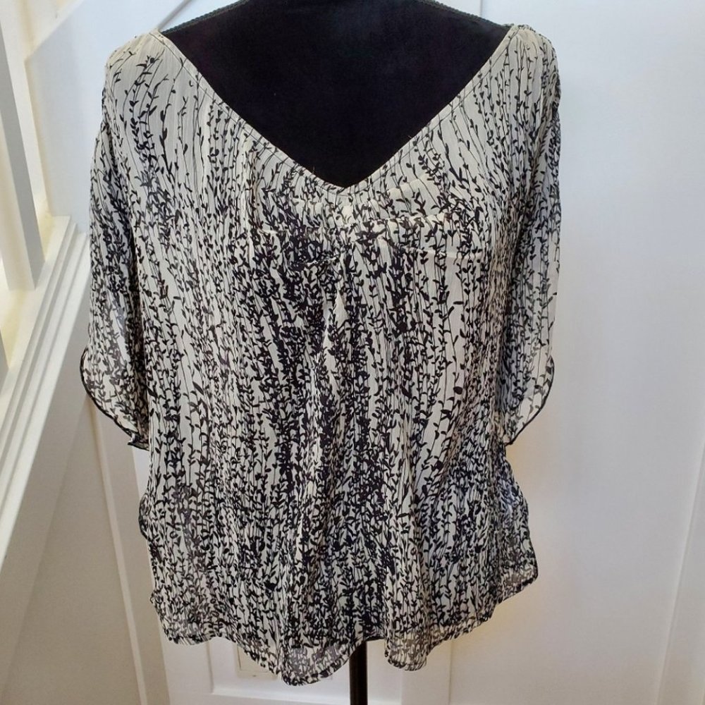 LOUBEN portfolios short sleeve butterfly sleeve dropped shoulder sheer v…
